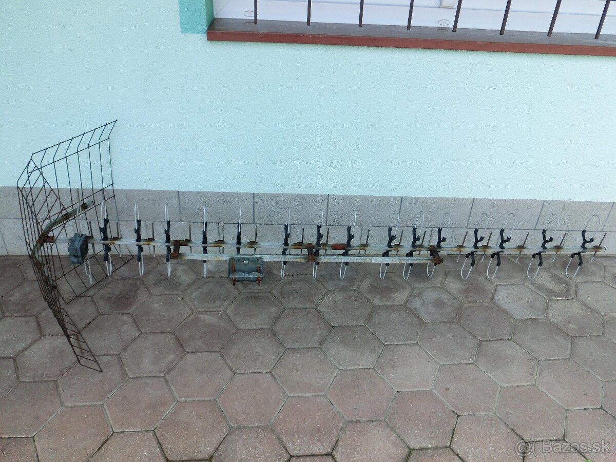 Anténa SUPRA COLOR PLUS K21-60 . - 2