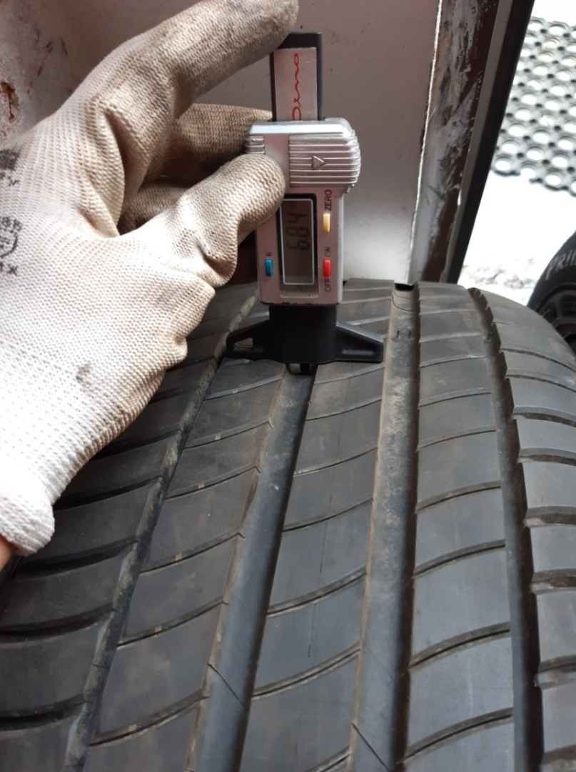 Letní pneu Michelin 215/65/17 - 2