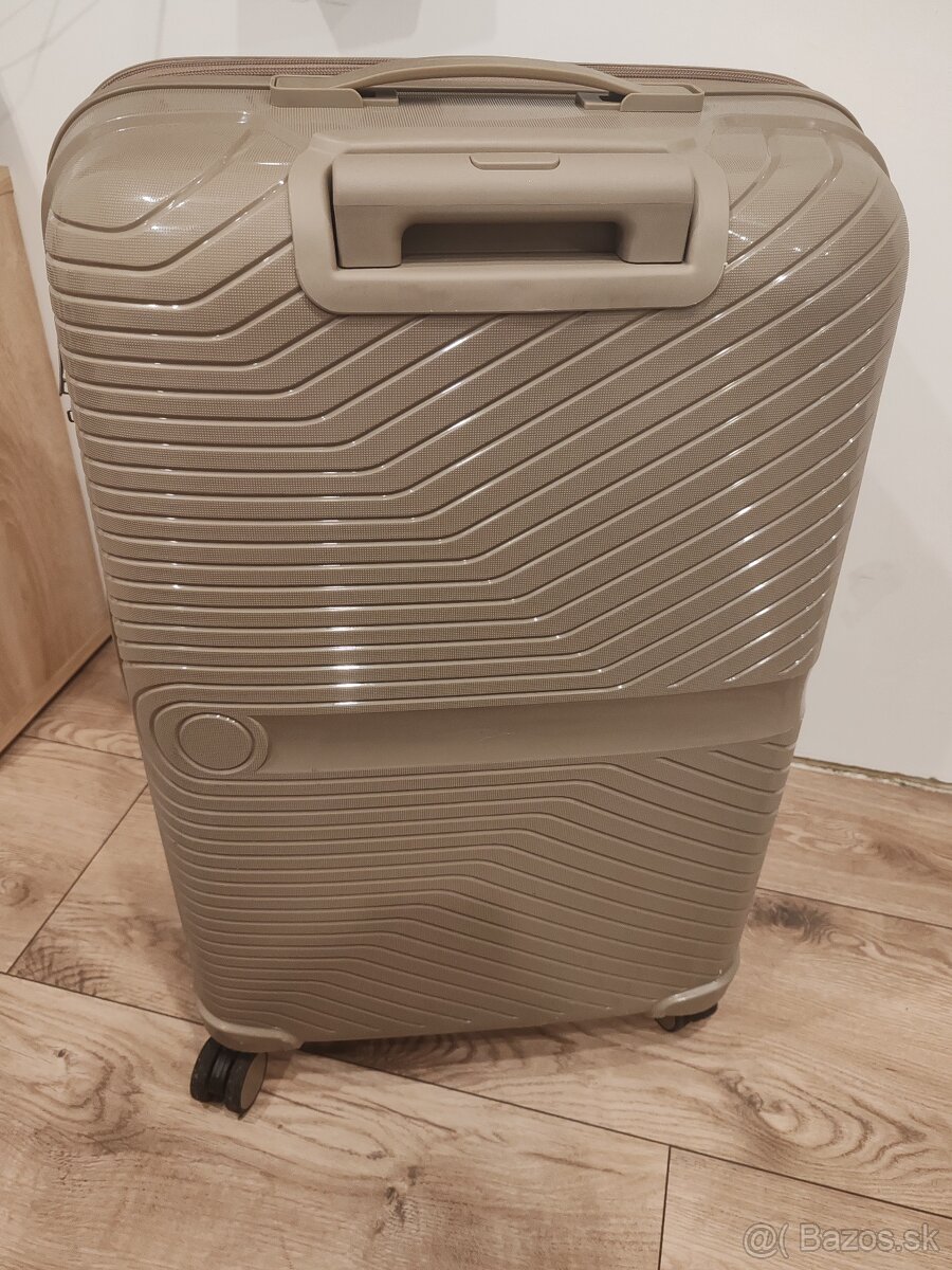 Predám cestovný kufor - 2