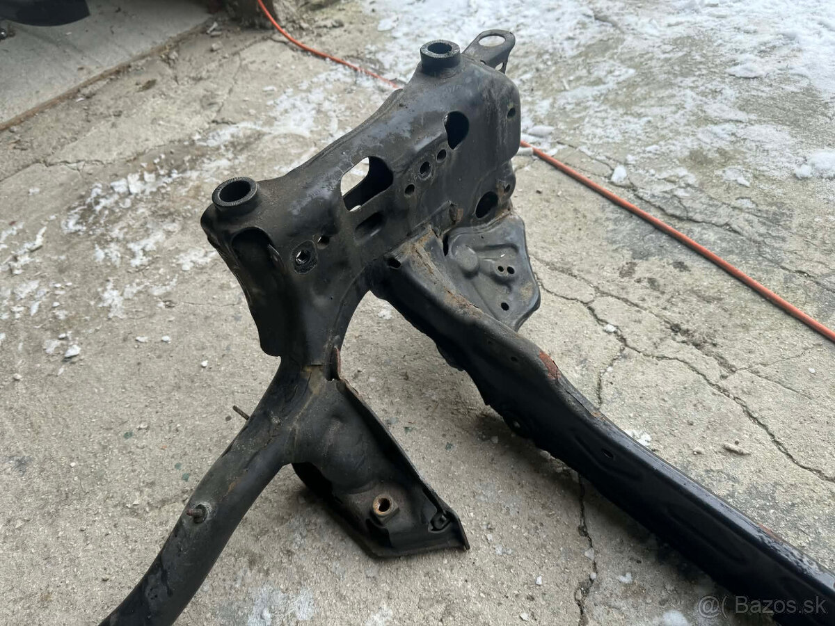 Predná nápravnica Audi A6 C7 - 2