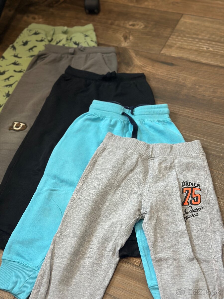 38 ks oblečenia 104-110 - 2
