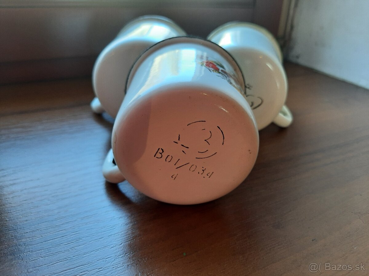 Smaltovane hrnceky. - 2