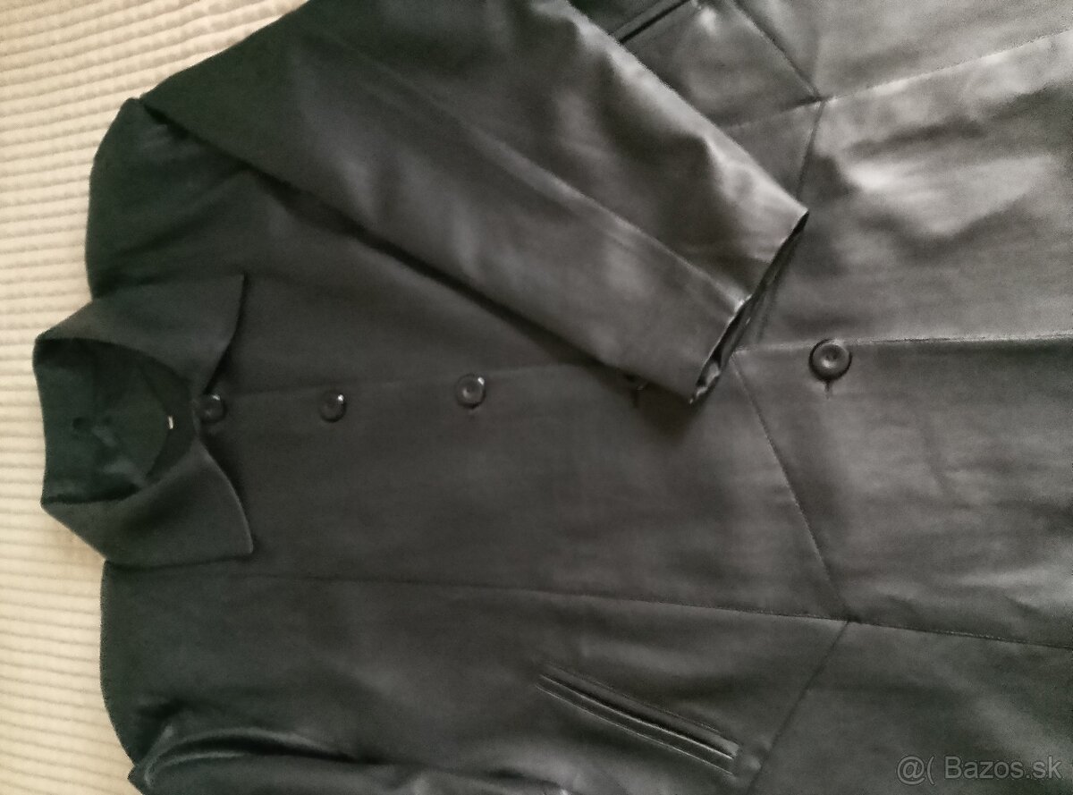 Dámsky koženkový kabát. - 2