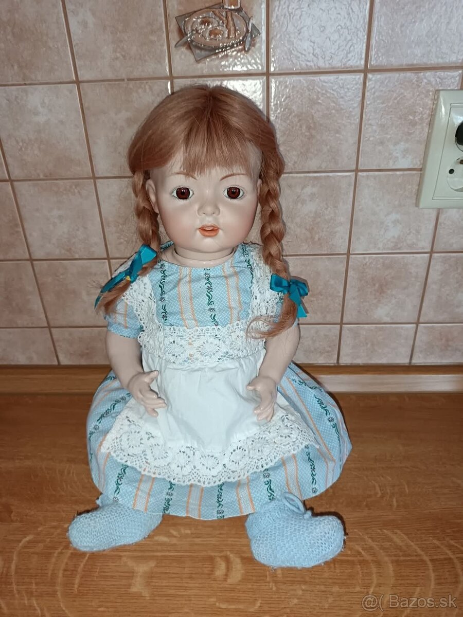 Celoporcelánová bábika. - 2