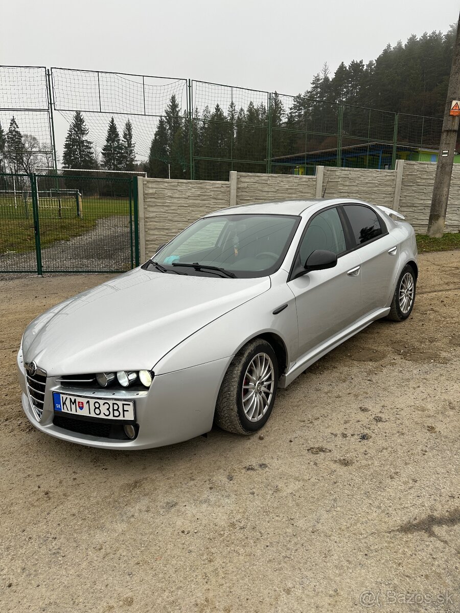 Alfa Romeo 159 - 2