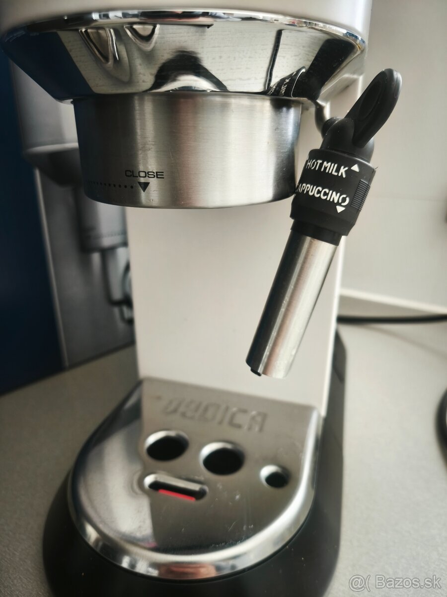 De'Longhi Dedica EC 685 - 2