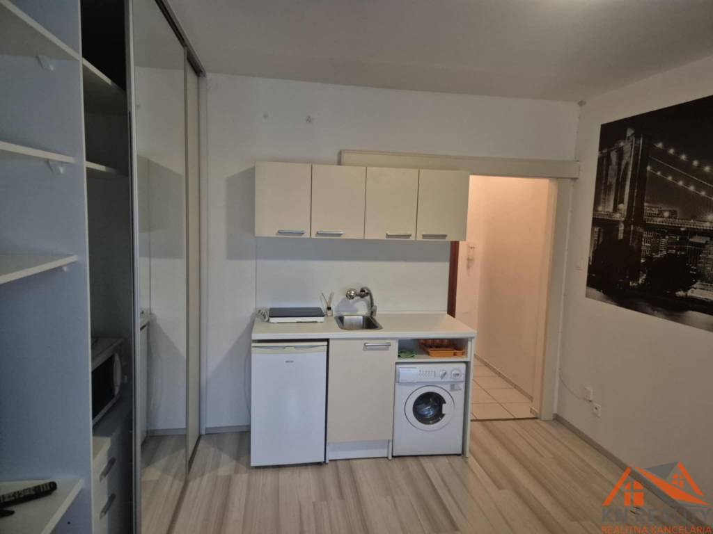 Na prenájom zariadená garsónka Komárno - 2