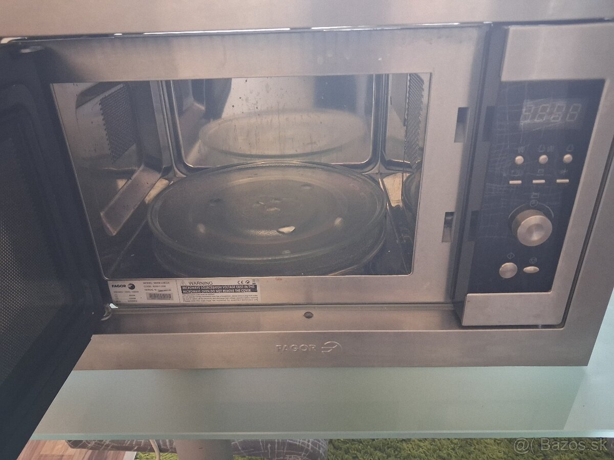 Predam vstavanu miktovlnku Fagor - 2