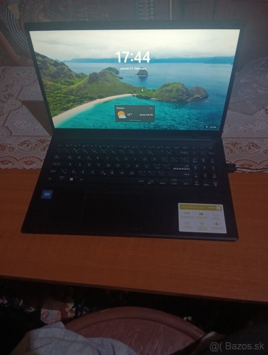 Predám tento notebook Asus vivobook go 15 - 2