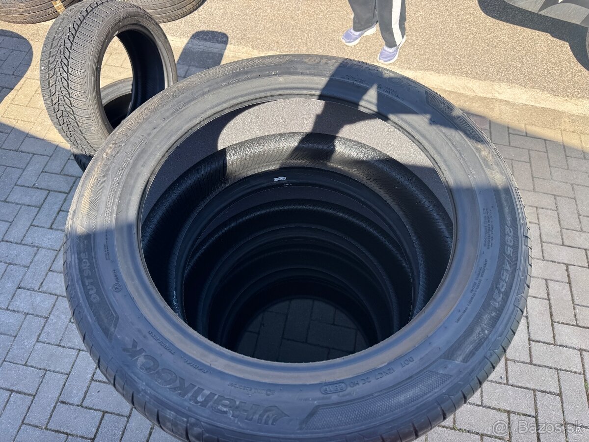 285/45R21 Hankook - 2