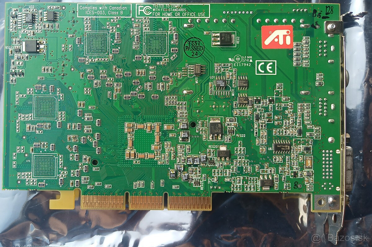 ATI All In Wonder Radeon 9000 - 2