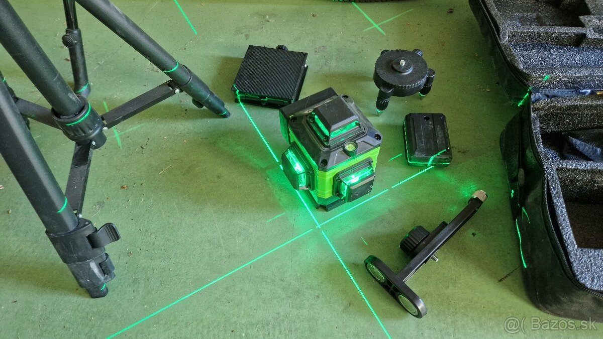 stavebný 360 stupňový NIVELÁK - 2