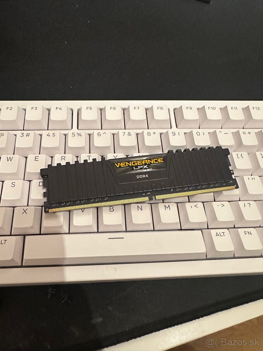 Pamät RAM Corsair ddr4 8x4 32gb - 2