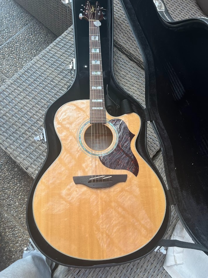 Takamine EG523SC - 2