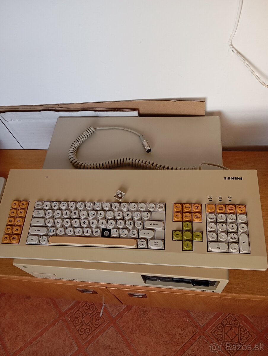 Pc 8088-2 historický počítač Siemens XT - 2