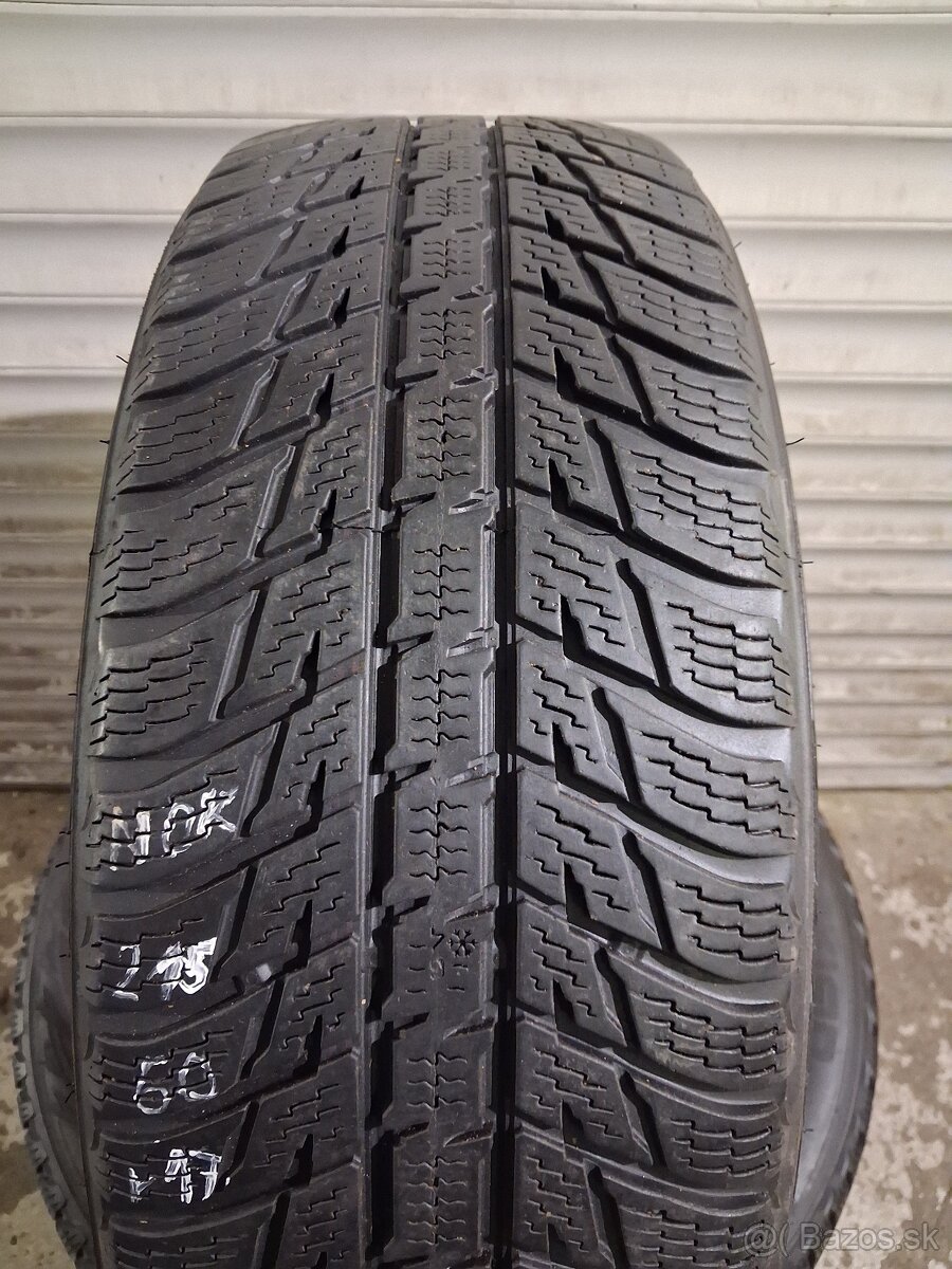 Nokian zimné 215/60/R17 - 2
