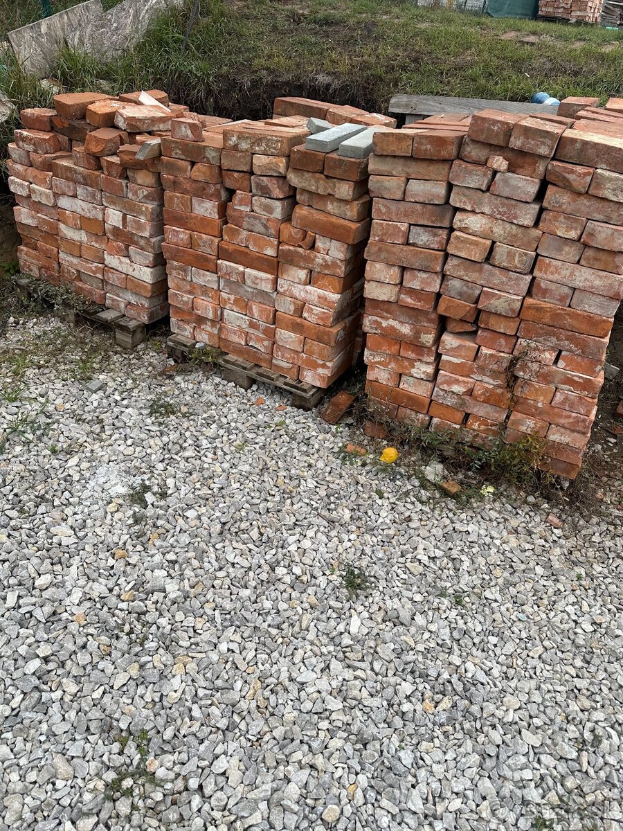 Predám Tehly (očistené) - 2