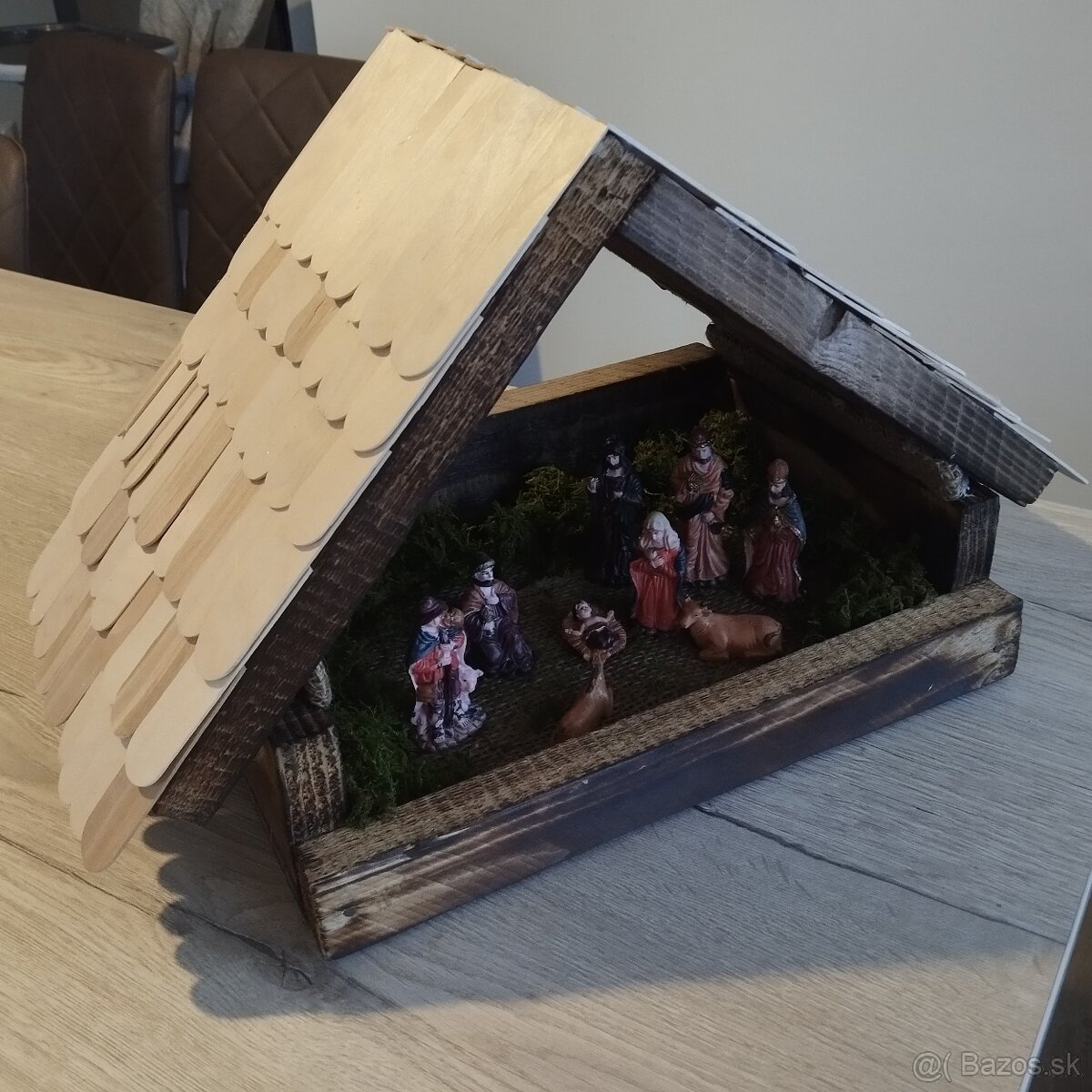 Drevený ručne robený vianočný betlehem - 2