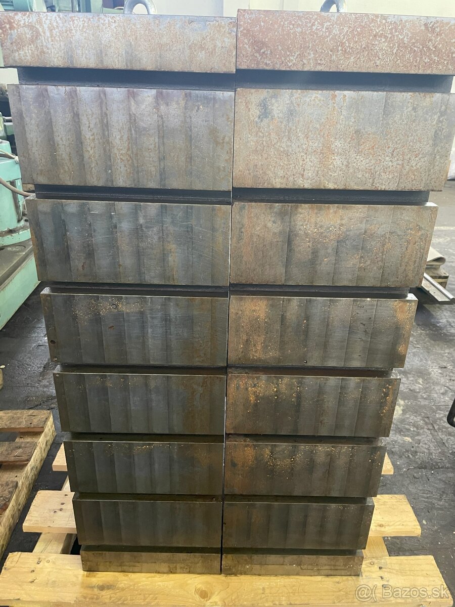 Upínací uholník 320x1120 mm - 2