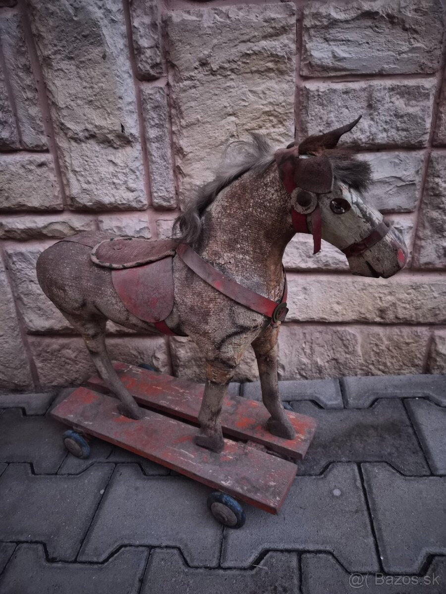 Starožitné koníky.. - 2