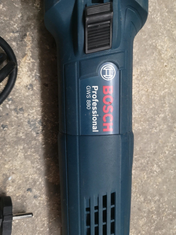 bruska BOSCH GWS 880 - 2