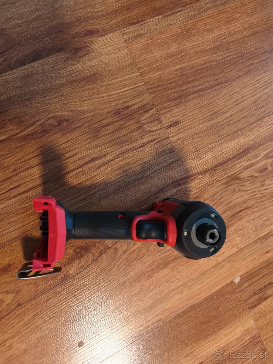 Razovy utahovak Milwaukee M18FID3 - 2