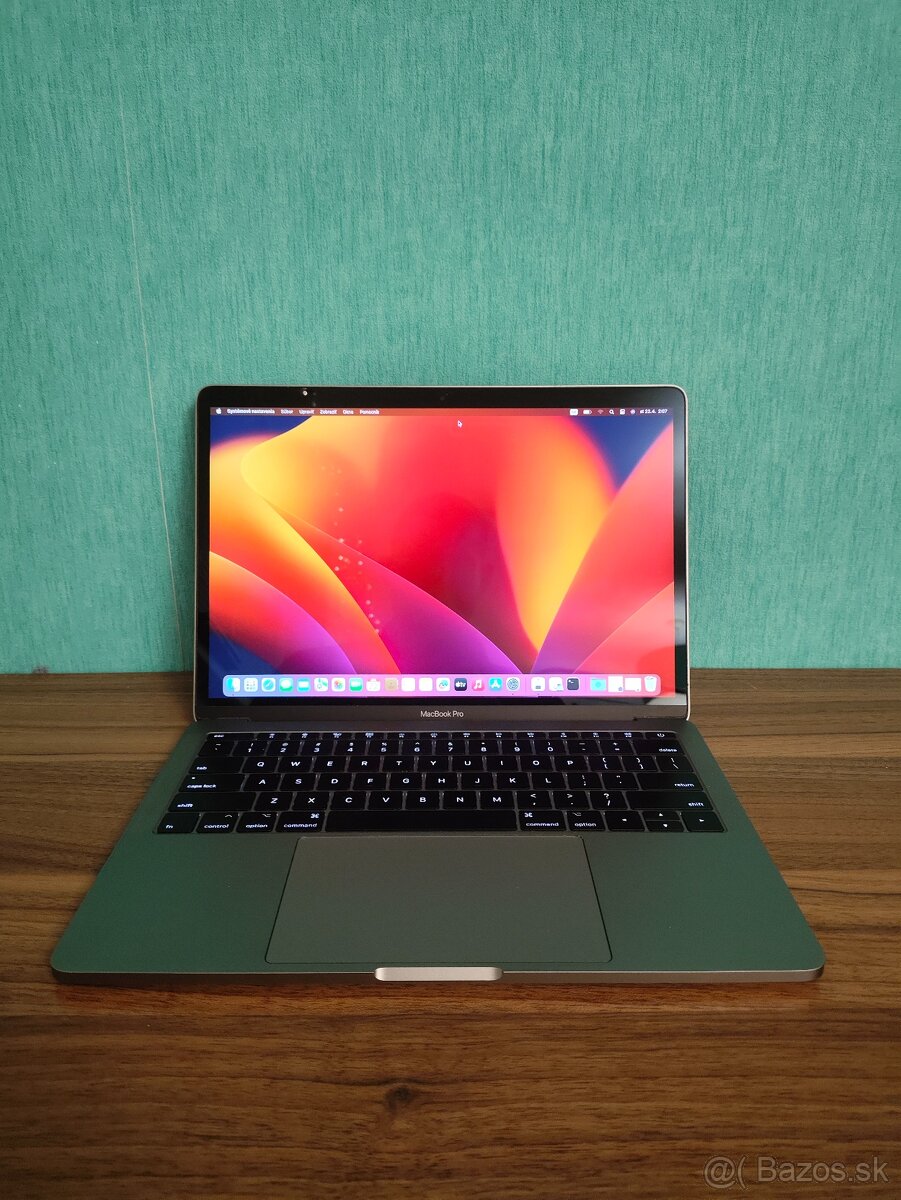 MacBook Pro 2017 | i5 • 8GB • 128GB SSD - 2