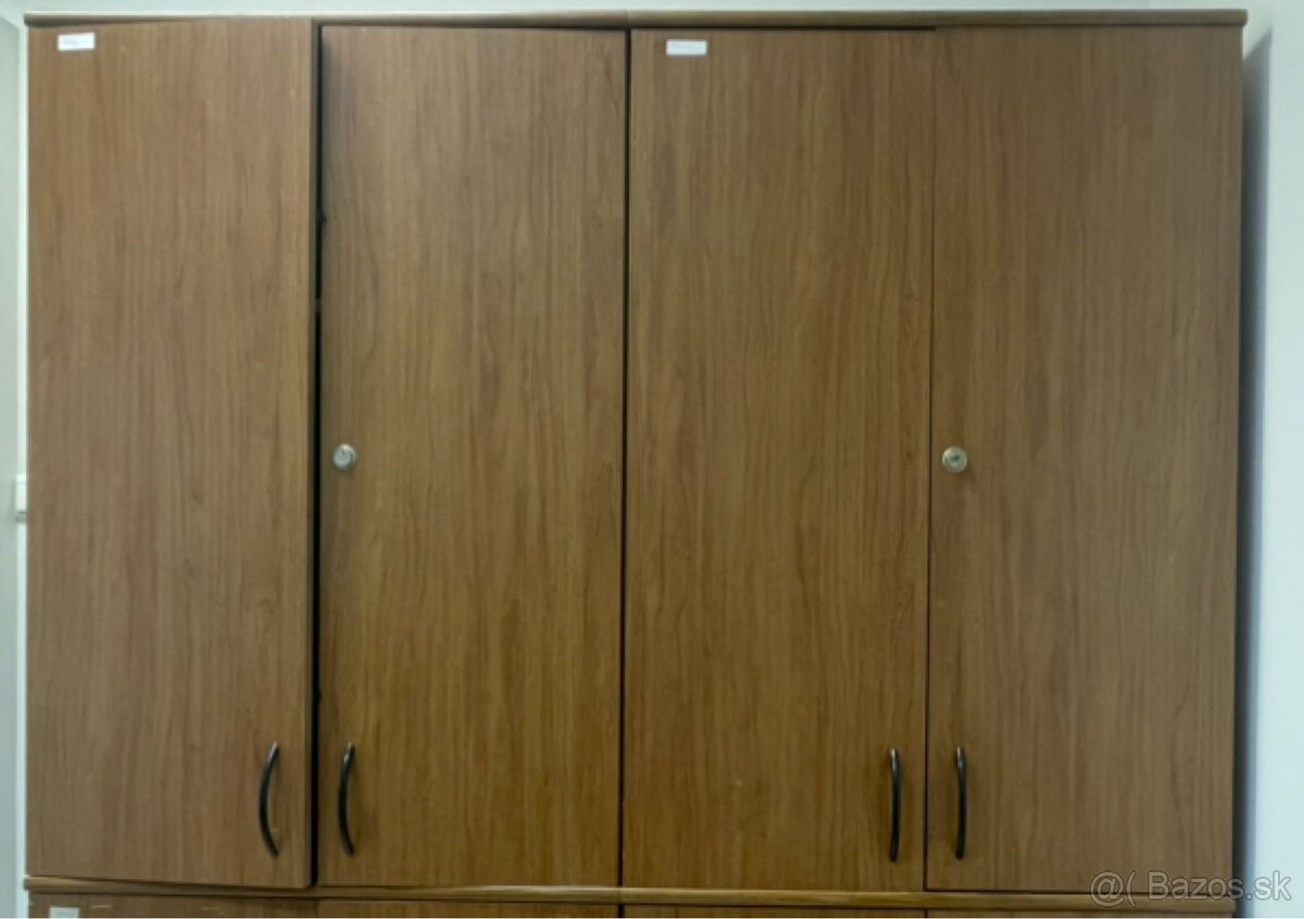 Predám kancelársky nábytok - 2