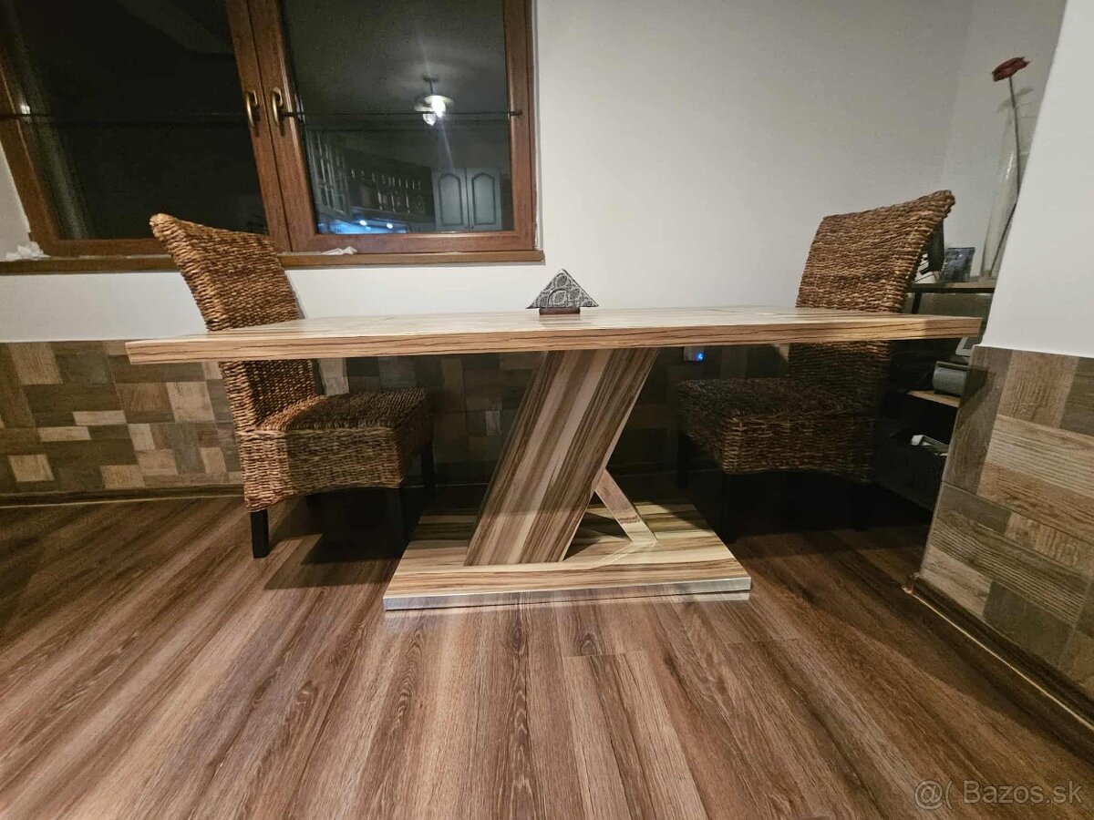 Jedálenská Súprava z masívu - 2
