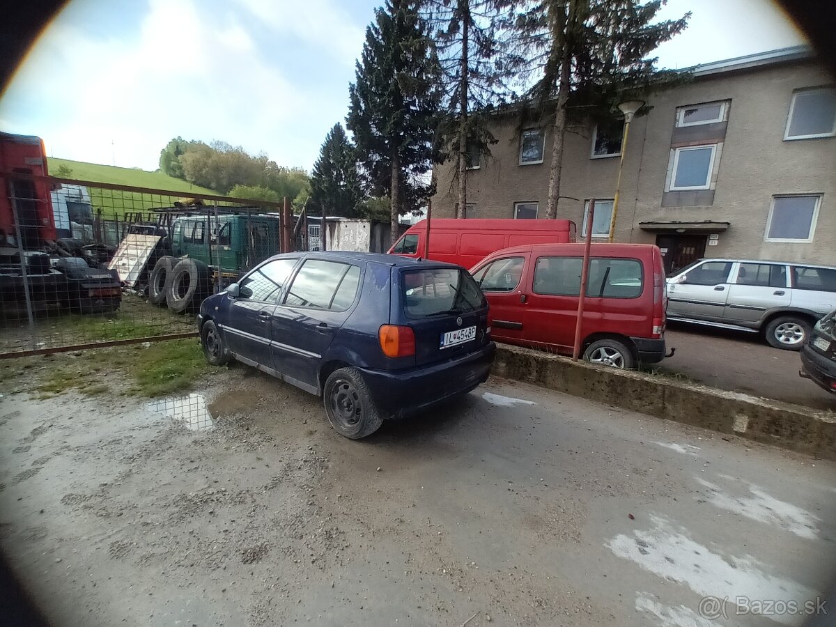 Volkswagen Polo - 2