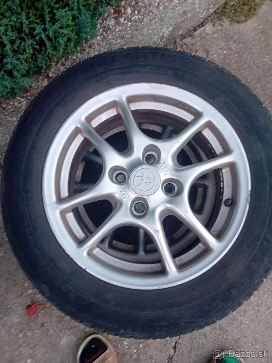 Predám letne pneumatiky ,165/70/r14 - 2