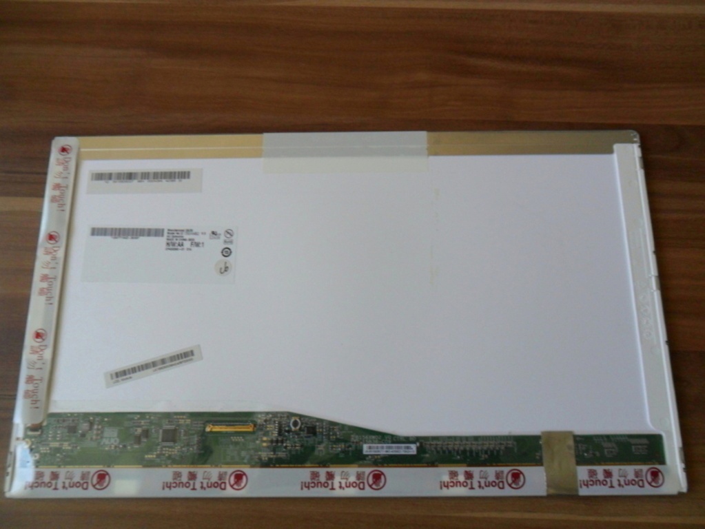 predám 15,6 LED LCD display (displej) , z notebooku Asus - 2