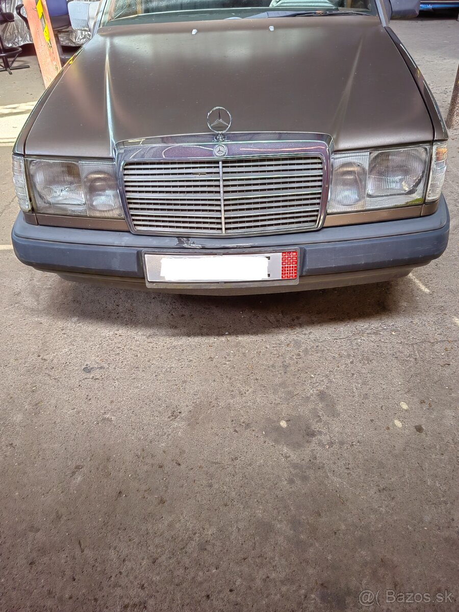 Mercedes W 124 D - 2