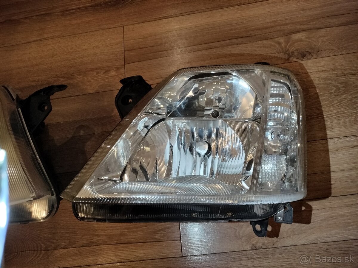 Opel Meriva predné svetlá - 2