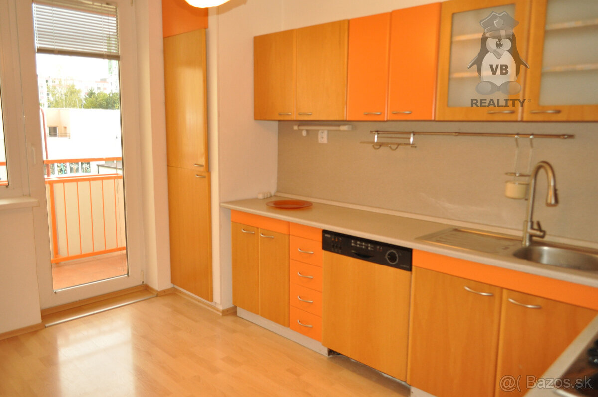 Byt 5+1 s loggiou, sídl. Západ 1, Sp. Nová Ves - 2