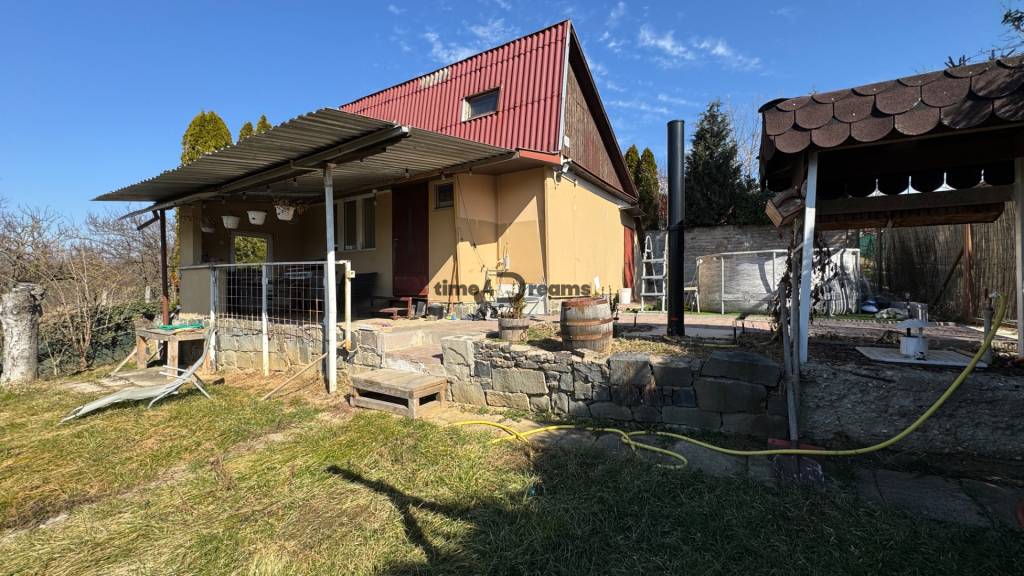 NA PREDAJ pozemok s chatkou Nitra - 2