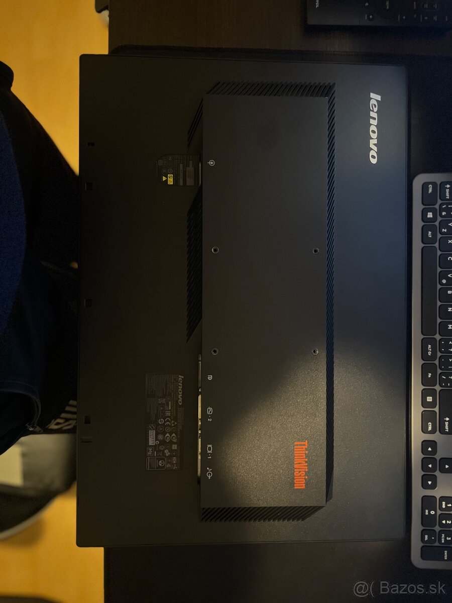 Monitor Lenovo ThinkVision + HDMI adaptér (Vention DVI-HDMI) - 2