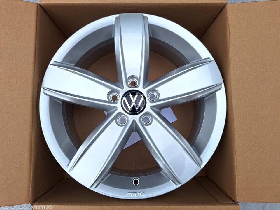 Alu R 17 VW,ŠKODA + zimné pneu 215/55 17. - 2