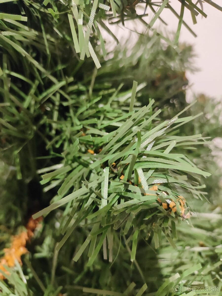 vianočný stromček, vianočné ozdoby, svetielka - 2