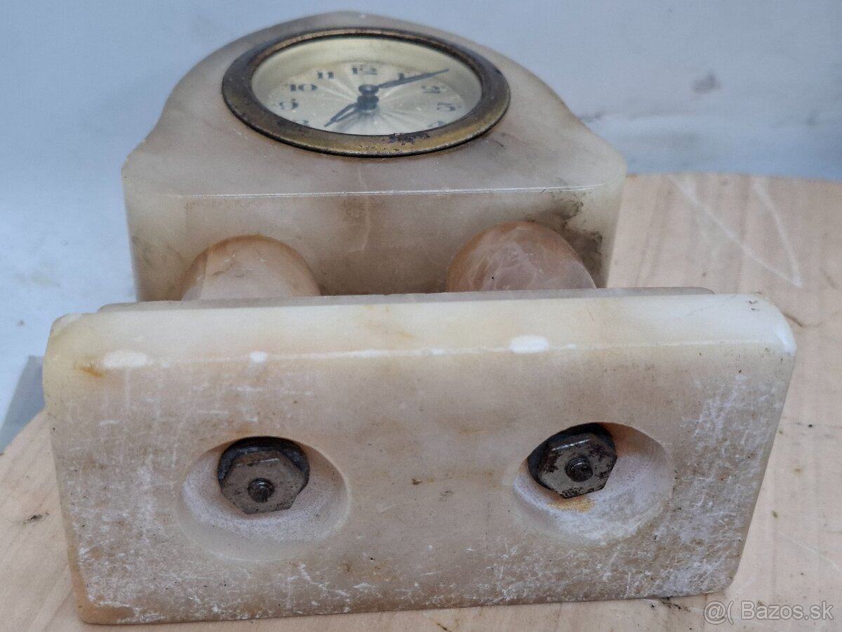 Predám funkčné mramorové stolové hodiny 20te roky 42 € - 2