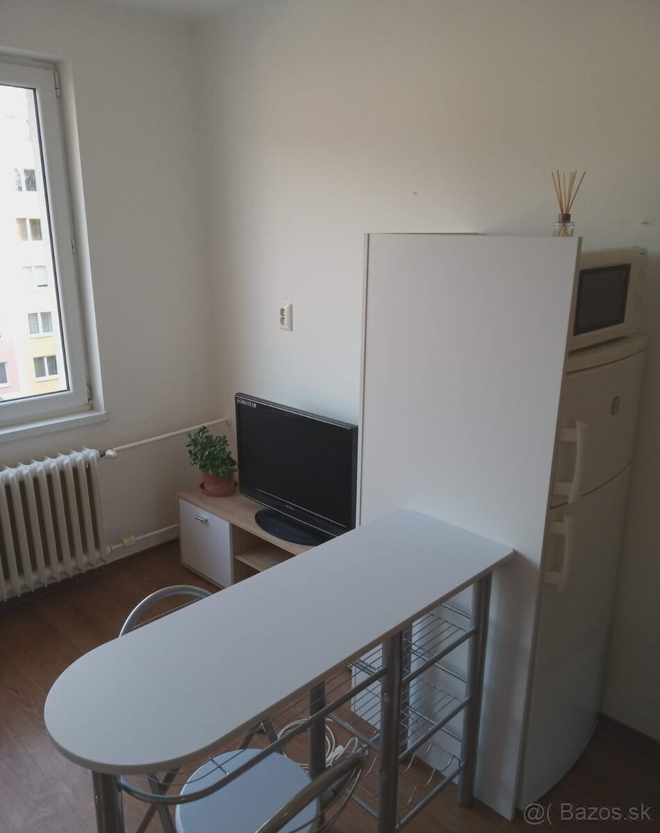 NA PREDAJ 1I BYT SOBLAHOVSKA TRENČÍN - 2
