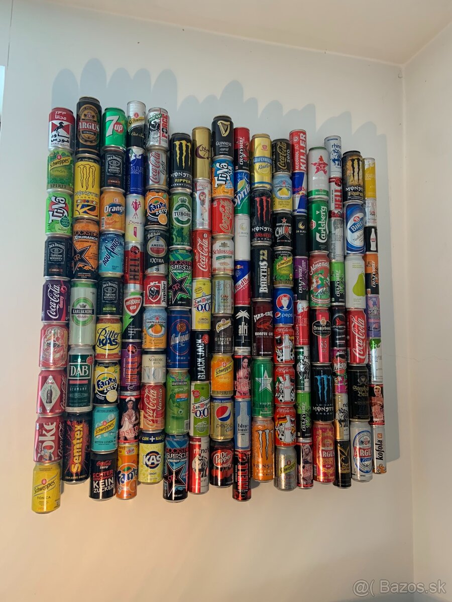 Kolaz z plechoviek - 2