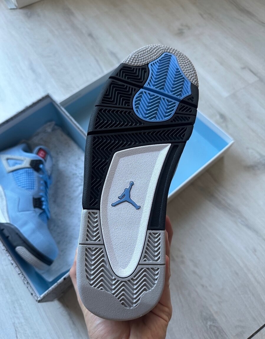 Nike Jordan 4 University Blue - 2