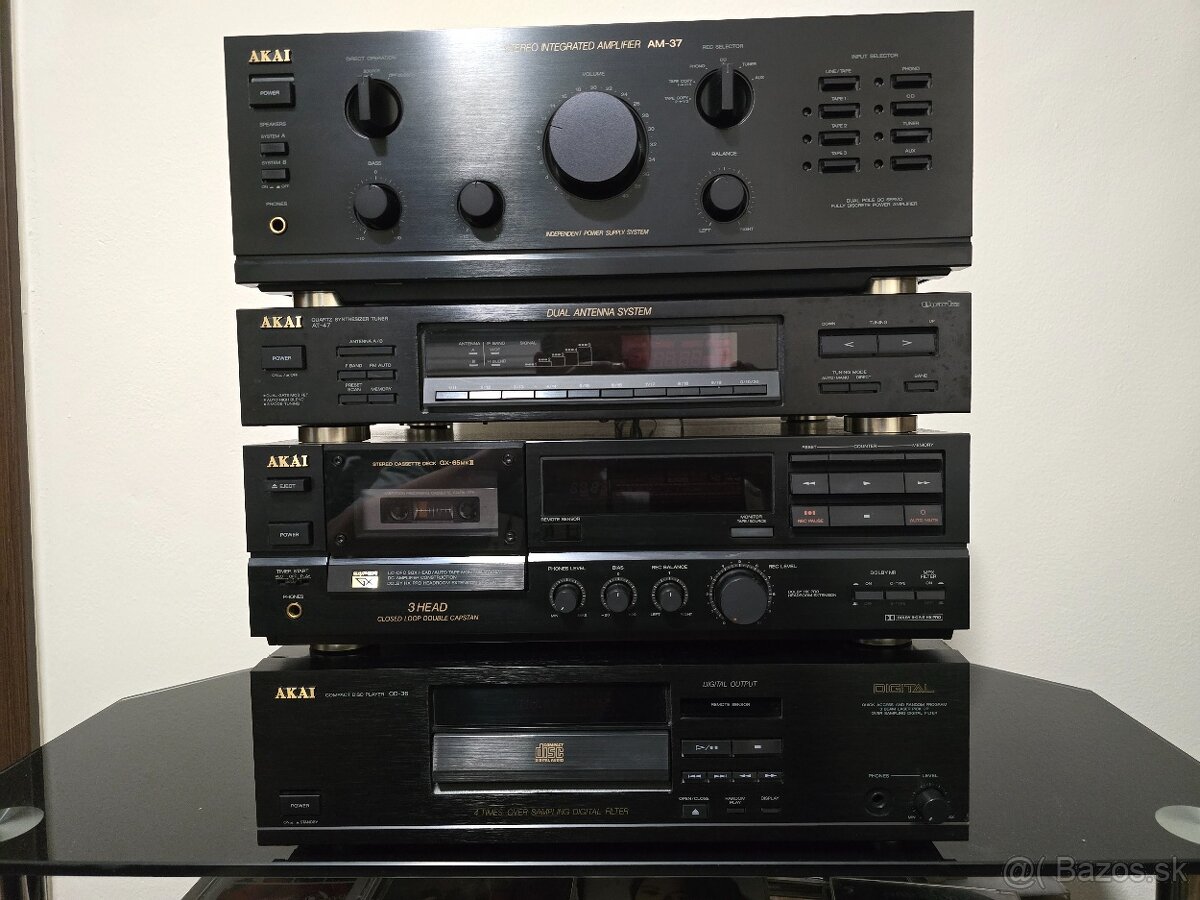 AKAI Hi-Fi zostava - 2