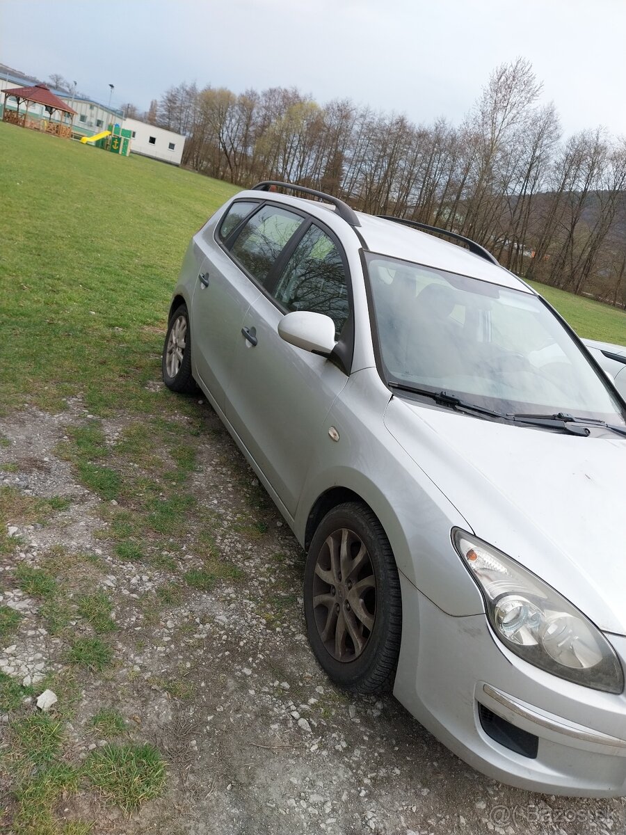 Predám Hyundai i30 CW - 2