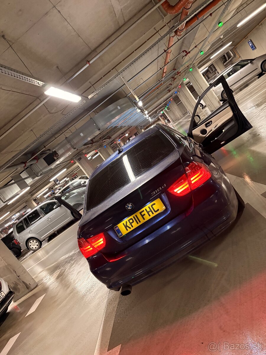 BMW E90 Facelift 318d 2011 - 2