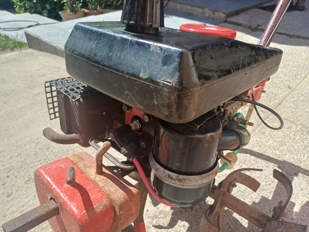 Predám benzínový kultivátor Vari - 2