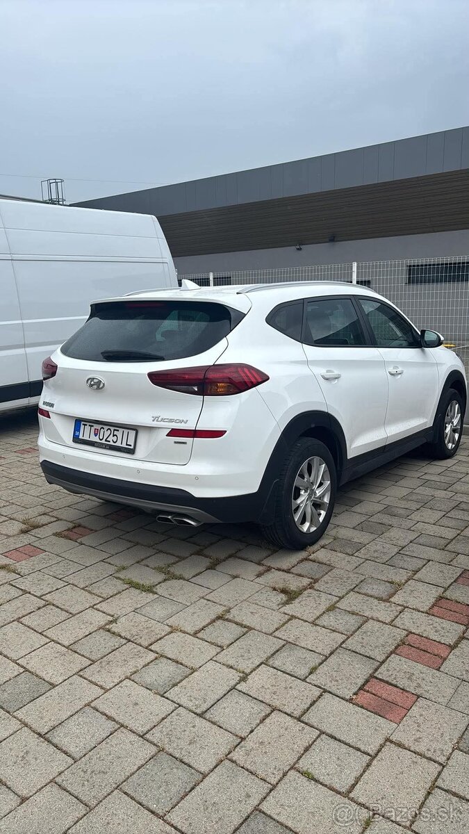 Hyundai Tucson - 2