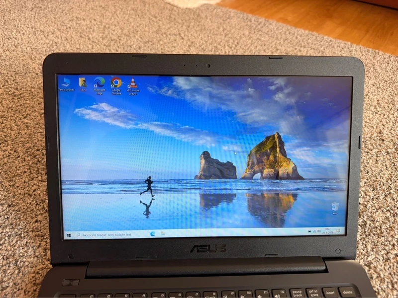 ASUS E402Y | 4 GB | 64 GB eMMC + 250 GB SSD - 2