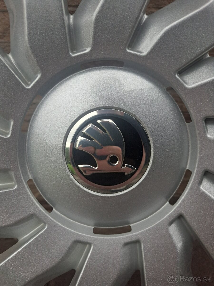 Puklica R16 Octavia 3 - 2